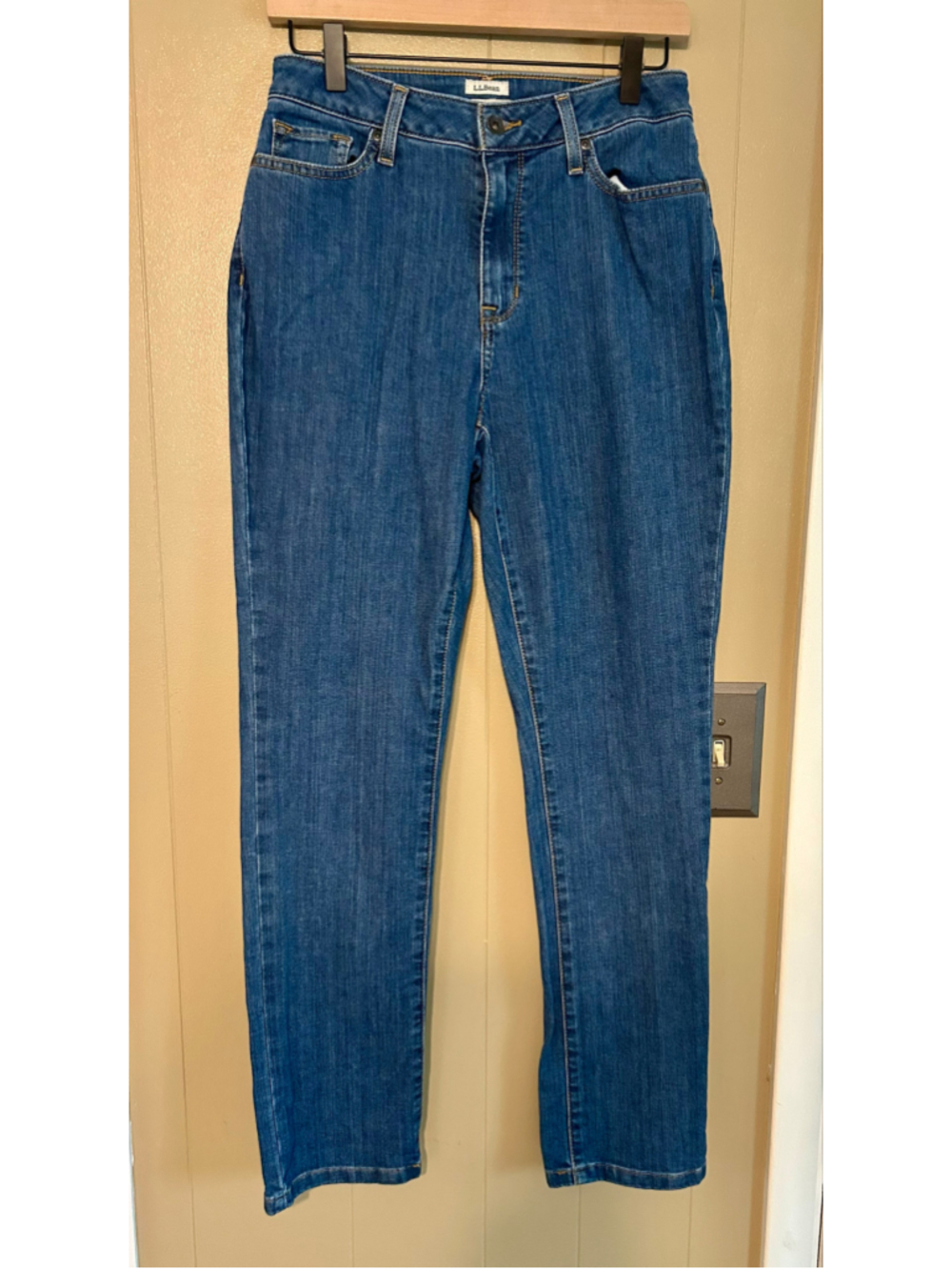 L. L Bean Classic Fit Straight Leg Jeans Size 8 Blue Denium